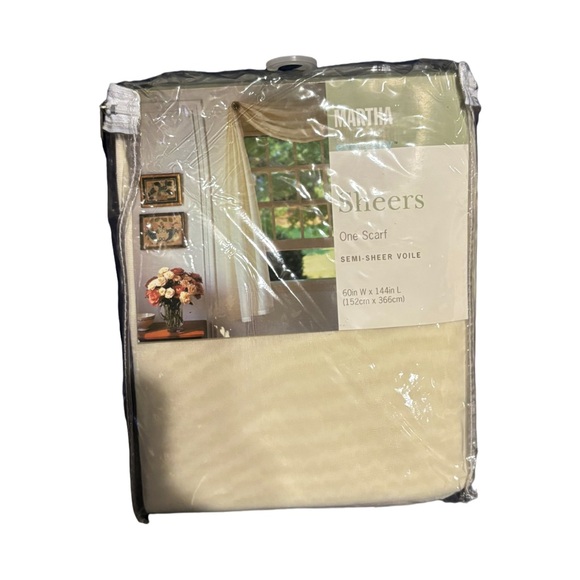 Martha Stewart window treatment - Picture 1 of 4